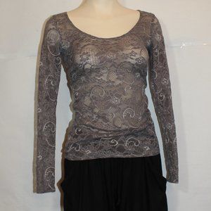 Aritzia TALULA Clarendon grey lace top size Small